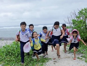Overseas Vietnamese donate to build schools on Sinh Ton Island - ảnh 1